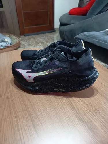 Mizuno Wave Rebellion pro 2