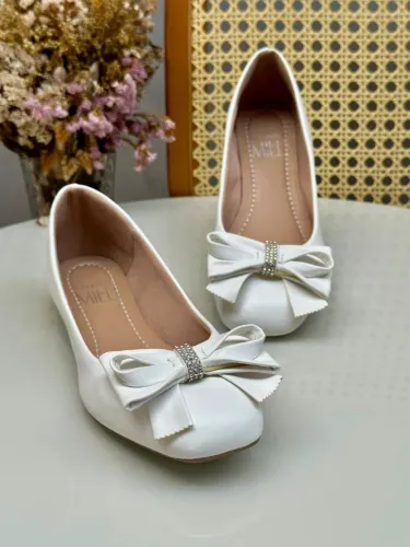 Sapatilha branca milli