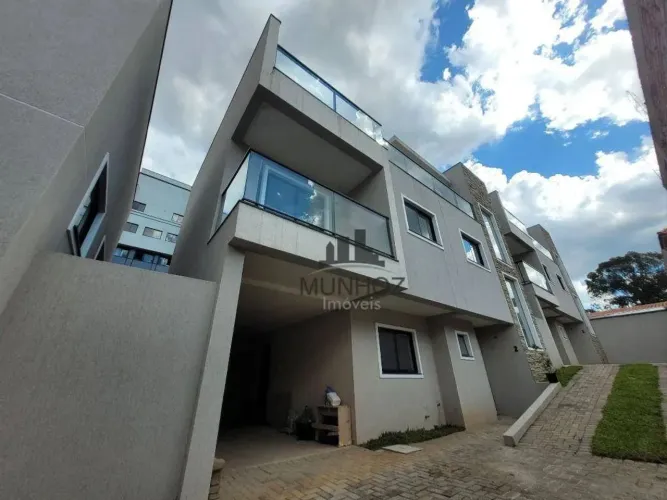 Sobrado com 3 dormitórios à venda, 149 m² por R$ 850.000,00 - Bacacheri - Curitiba/PR