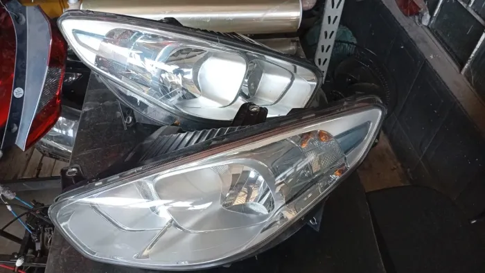 Par De Farol Fiat Grand Siena Cromado 2013 A 2017 Original
