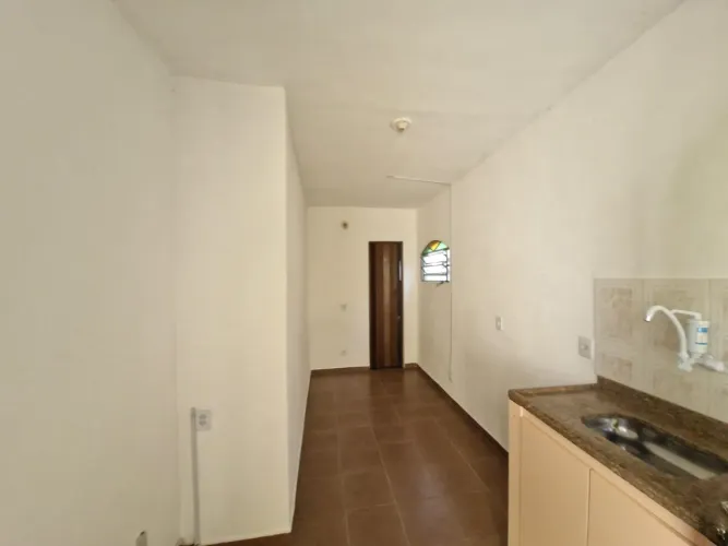 Kitnet para Locação em São Gonçalo, PARADA 40, 1 dormitório, 1 banheiro