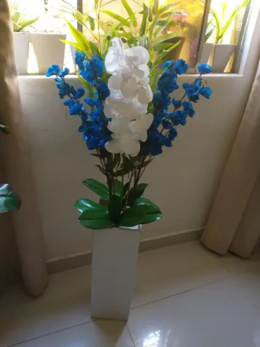 Lindo arranjo cm orquídeas  bambú artificiais