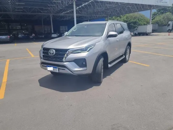 Toyota Hilux SW4 SRX 4X4 2.8 TDI 16V Dies. Aut. 2021