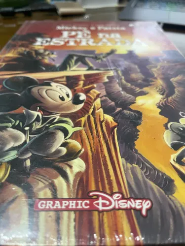 Livro - Mickey e Pateta: Pé na Estrada (Panini Comics) Disney