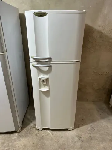 Geladeira Eletrolux Frostfree 300 litros