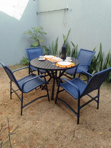 Conjunto de Mesa Redonda com 4 Cadeiras - Perfeito para Área Externa