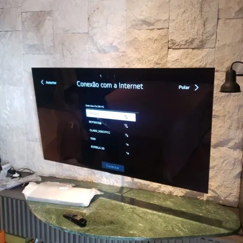 Instalação de suportes de tv fixo e articulado com suporte incluso