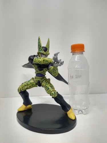 Action Figure Estátuta Dragon Ball Cell