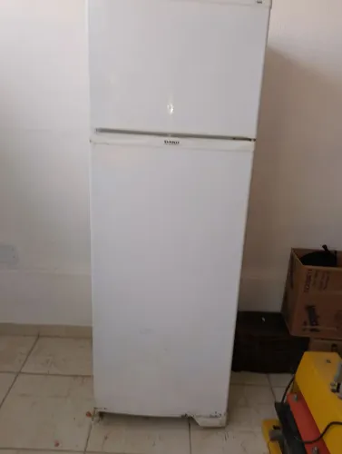 Geladeira 220v