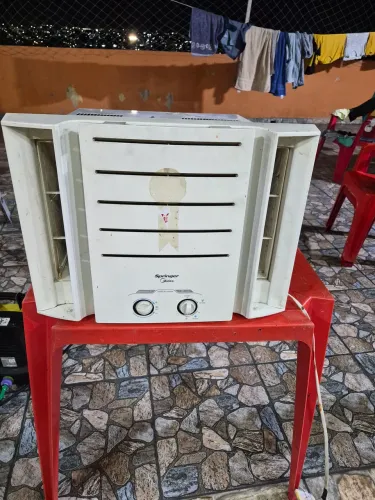 Vendo esse ar-condicionado quebra galho