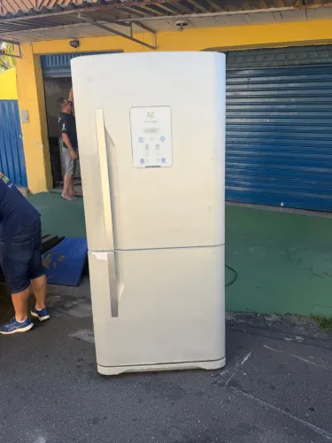 Vendo geladeira Electrolux  inverter