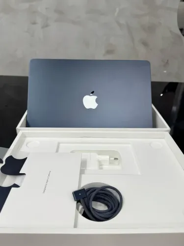 MacBook Pro M2 (meia noite)