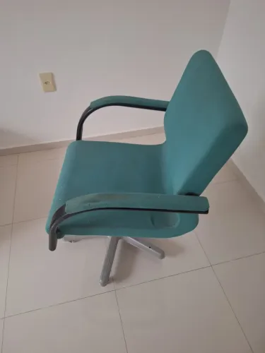 Cadeira semi nova