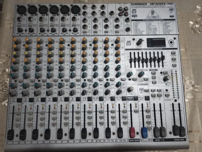Mesa Behringer Eurorack UB1832FX-Pro