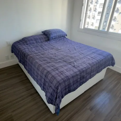 cama queen com box bau bipartido branco e colchao ouro spring