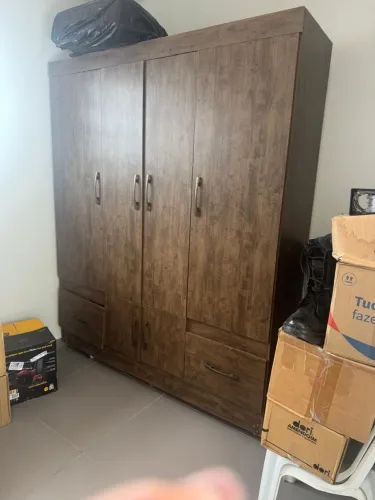 Guarda-roupa e cama