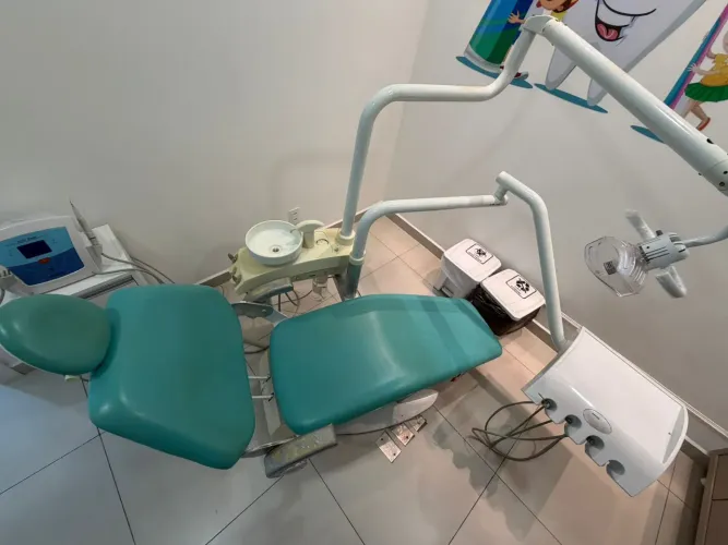 Cadeira odontológica.