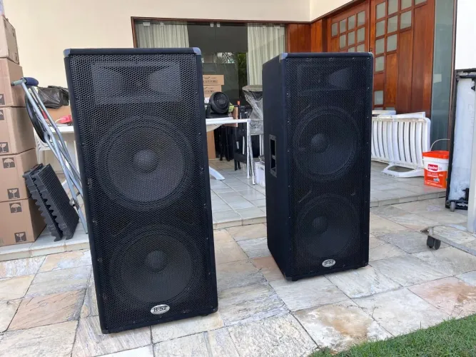 Vendo 02 Caixas de Passivas B52 