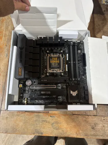 Placa mae b650m Tuf am5 Envio