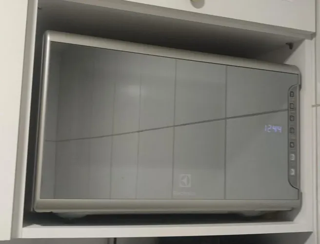 Microondas Eletrolux espelhado 34litros