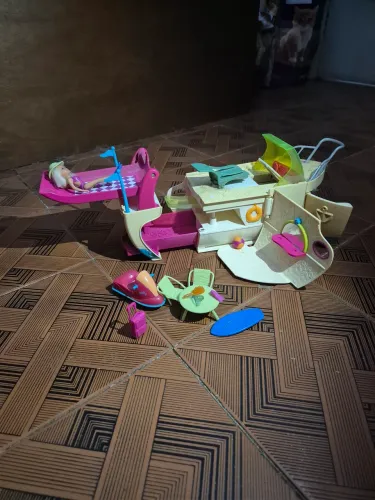 Iate polly pocket antigo quase completo