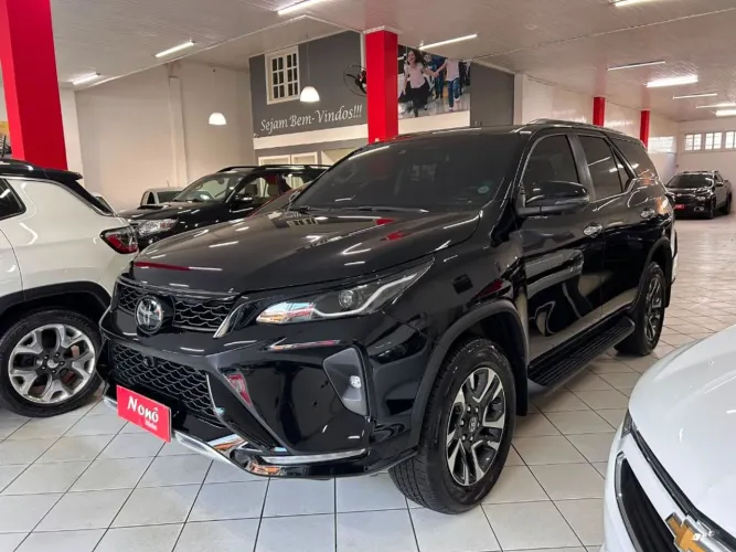 Toyota Hilux CD SRX 4X4 2.8 TDI 16V Diesel Aut. 2024