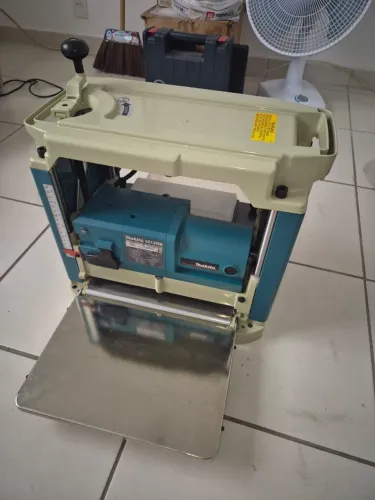 Plaina Desengrosso 304mm 1650W 110V MAKITA-2012NB