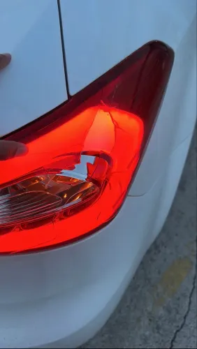 Venda lanterna Kia Cerato 14/15