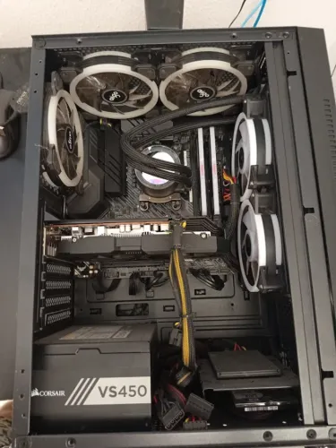 Computador Gamer Ryzen 5 5600, RX 6600M, 16GB RAM