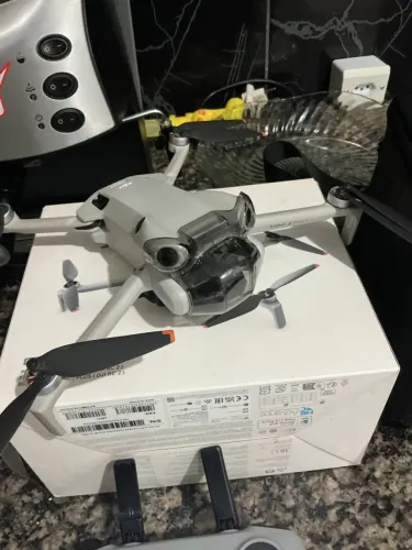 DJI Mini 4 Pro Fly More Combo RC2 - 1 bateria Plus- Estado de Novo