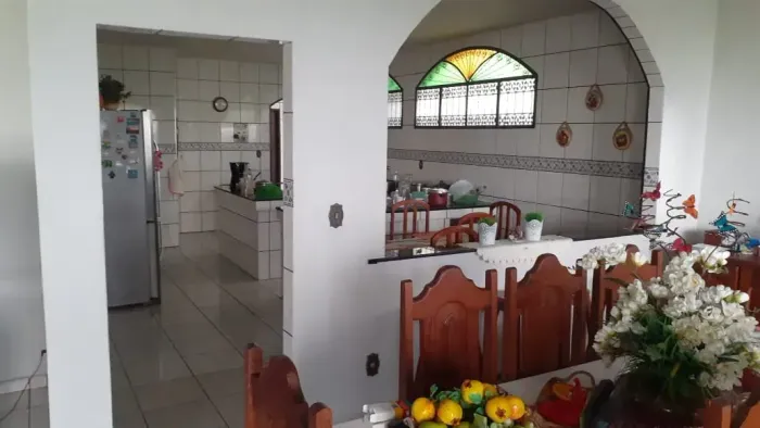 Excelente Casa para aluguel em Bangu, com 420 metros quadrados, 5 quartos, 2suítes, 5 banh