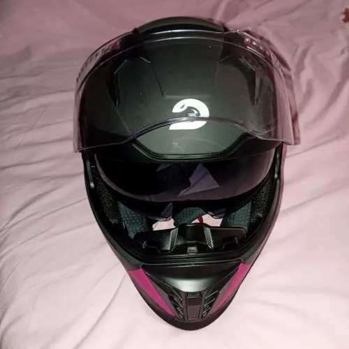 Capacete com óculos e viseira