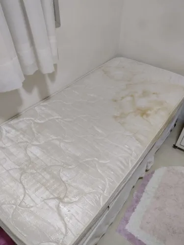 Cama solteiro box com colchão de mola e saia