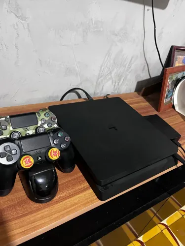 Ps4 Slim Desbloqueado 2T +45 Jogos