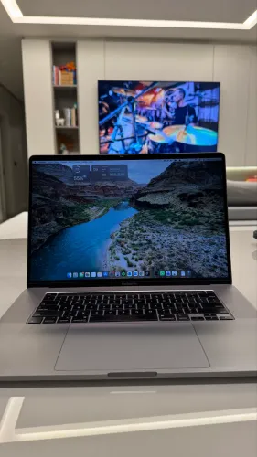 MacBook Pro 16? - i7 | 16GB RAM | Excelente estado NA CAIXA