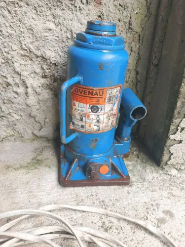 Vendo macaco hidraulico 12t