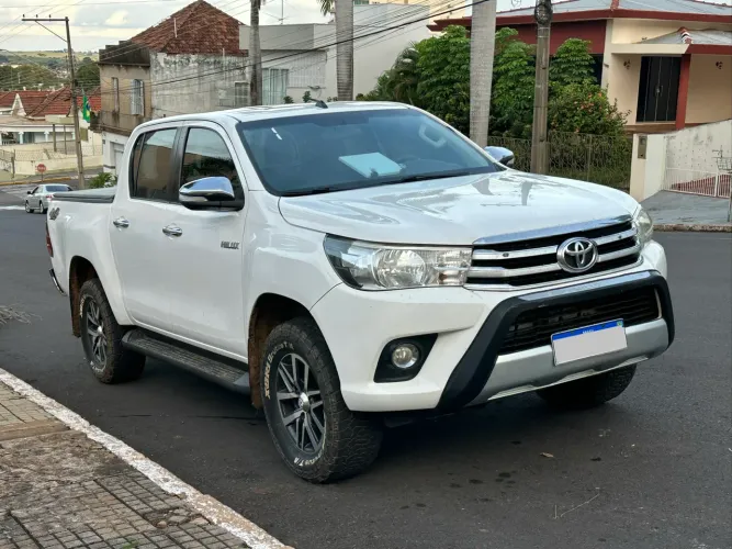 Toyota Hilux CD SRV 4X4 2.8 TDI Diesel Aut. 2017