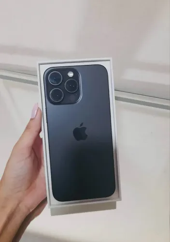 Vendo Iphone 15 pro Max. Em perfeito estado!