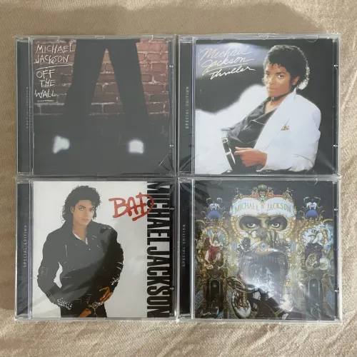 Lote CD?s Michael Jackson (Off The Wall, Thriller, Bad e Dangerous)