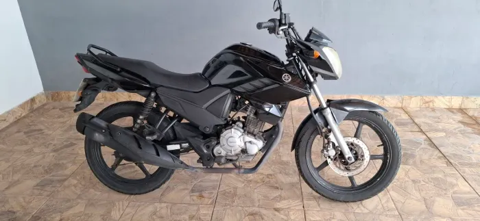 VENDO MOTO YAMAHA BEM CUIDADA