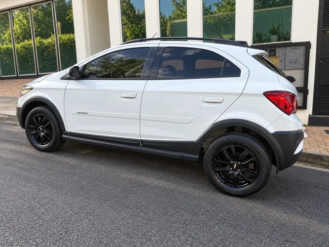 Chevrolet Onix Activ 1.4 8V Flex Mec. 4P 2019