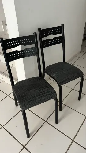 Cadeiras em metalon