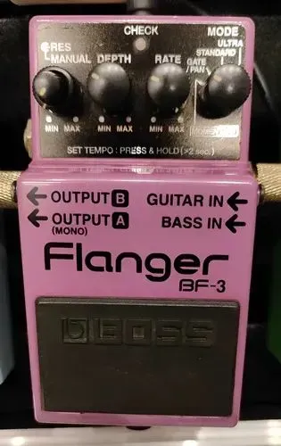Pedal de guitarra boss flange 