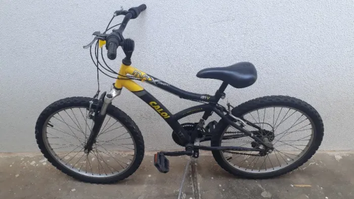 Bicicleta Caloi Aro 24 Preta com Amortecedor Dianteiro