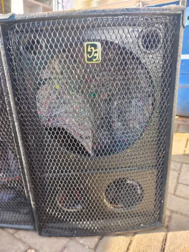 Caixas de som profissional semi novas 
