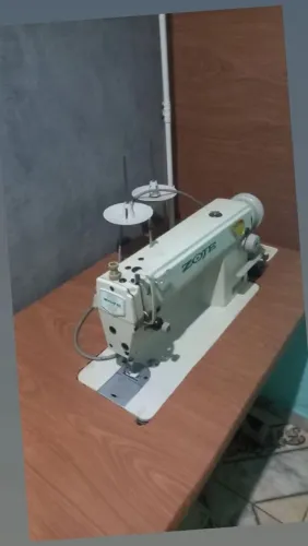 Máquina de costura reta industrial 
