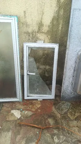 Vendo basculantes de alumínio.