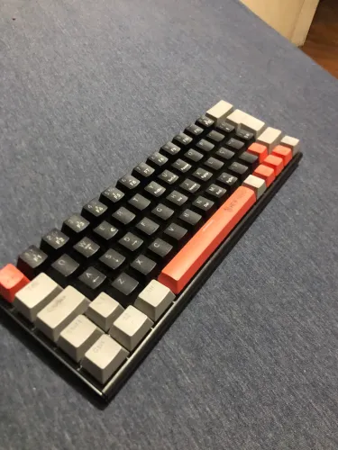 Teclado gamer mecânico 60%