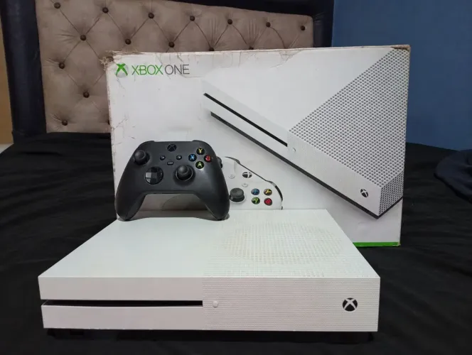 Xbox One S 500GB Completo + Controle Original + Caixa