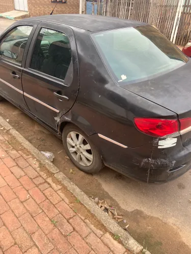 Fiat Siena HLX 1.8 MPI Flex 8V 4P 2009